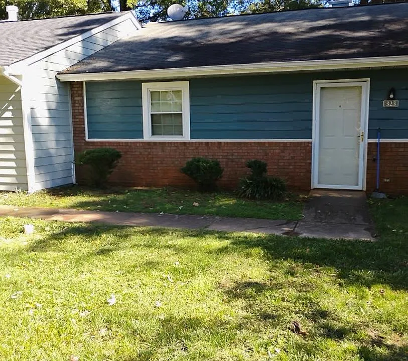323 Kentucky Dr