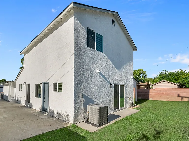 15208 Fernview St #15210 — Photo 20