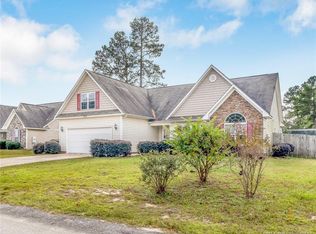 2815 Whitehouse Ln, Fayetteville, NC 28306