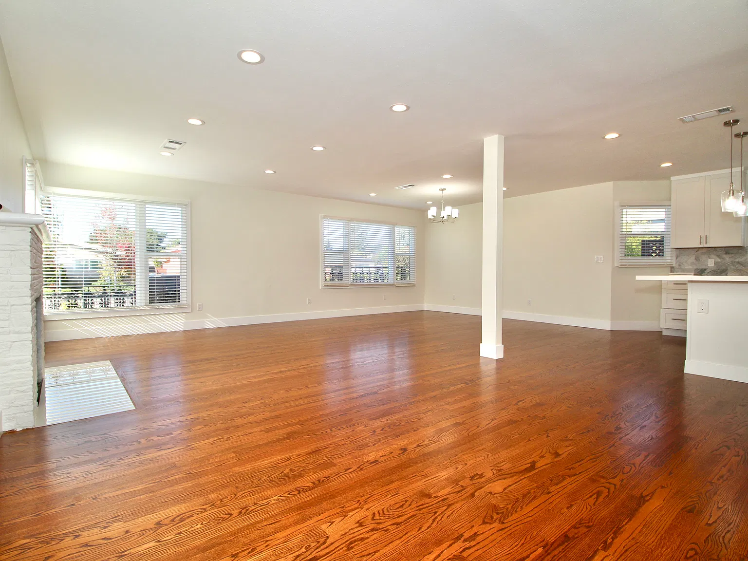 3 bed, 1685 sqft, $4,100 — Photo 3