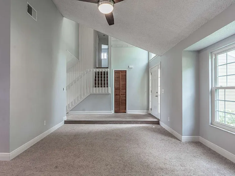 3909 Stonehaven Rd — Photo 9