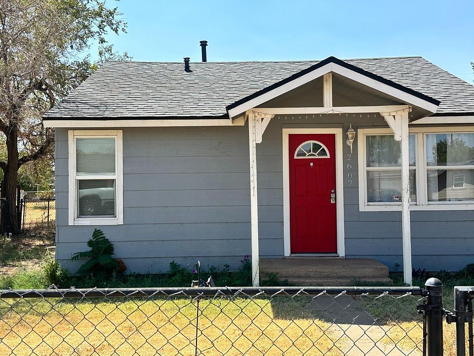 2nd image of 2607 1st St
