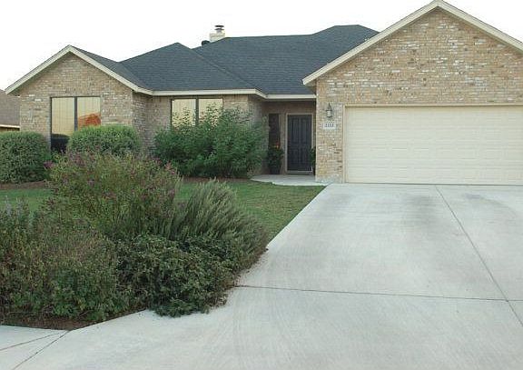 2nd image of 2222 Garden Gate Cir