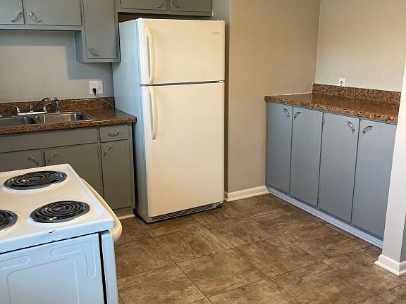 3rd image of 1409 McDonald Ave #3