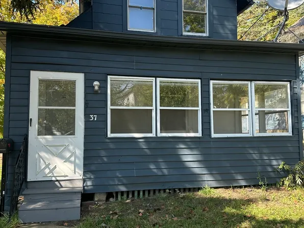 37 Magnolia Ave, Bedford, OH 44146