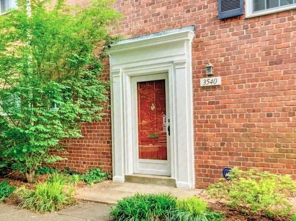 3540 Martha Custis Dr, Alexandria, VA 22302