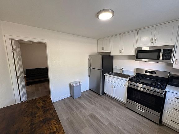 5th image of 422 E 9th St #1