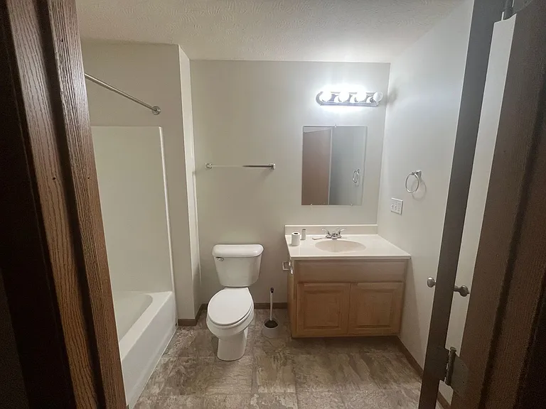 1247 Pike St — Photo 8