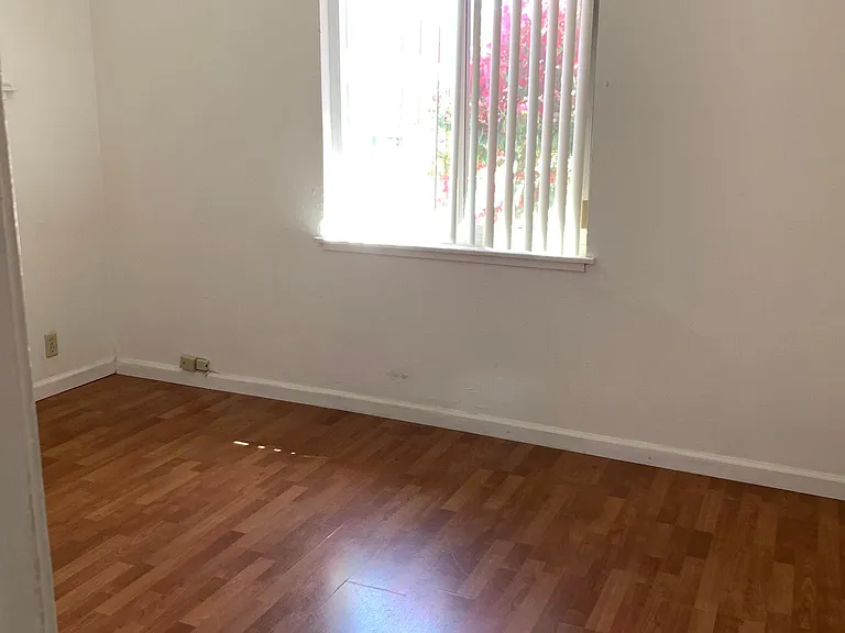 490 Doma Dr — Photo 8