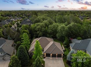422 E Lake Briar Ln, Eagle, ID 83616