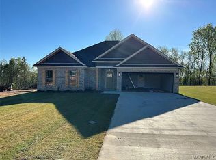 413 Tallahatchie Dr, Wetumpka, AL 36093
