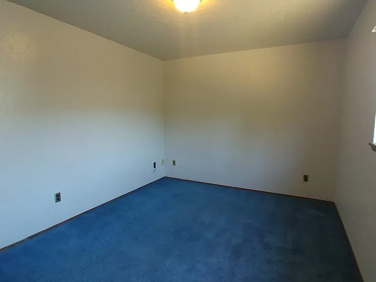 510 SW State St #A — Photo 11