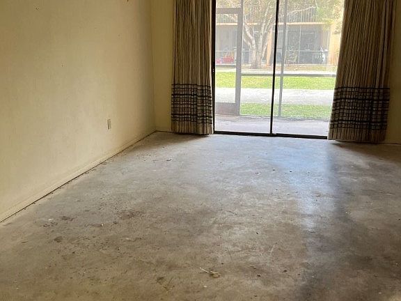 5th image of 2640 Park Windsor Dr APT 203