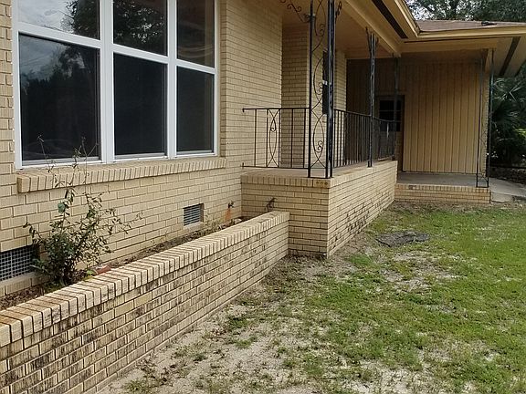 5th image of 620 W Lee St