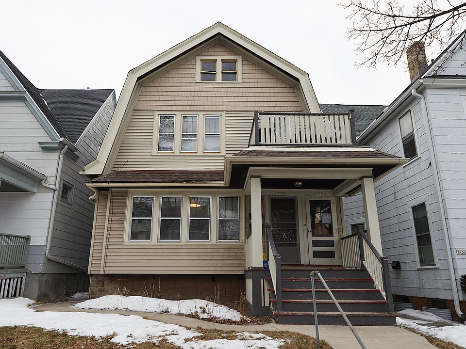 1st image of 2727 N Oakland Ave #2729