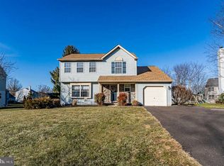 305 Hampton Cir, Perkasie, PA 18944