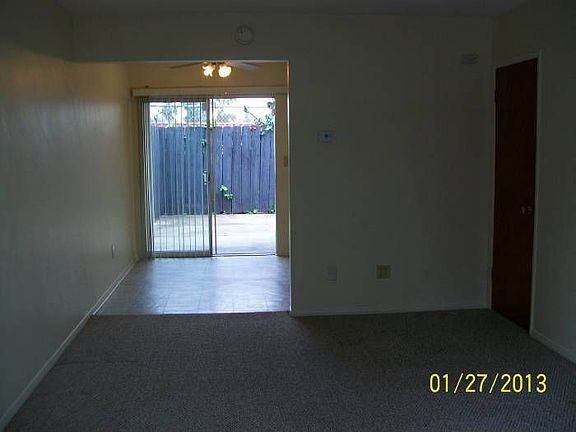 Living Rm/Dining Area