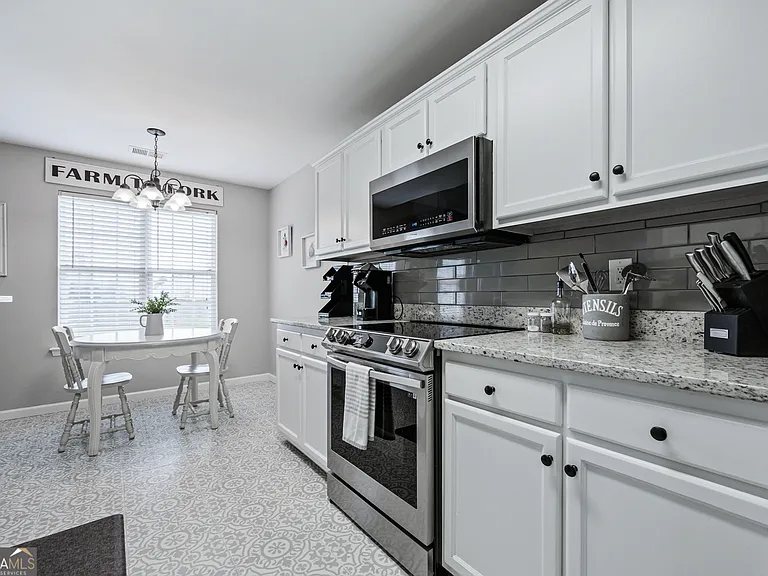 11 Cobblestone Dr NW — Photo 4