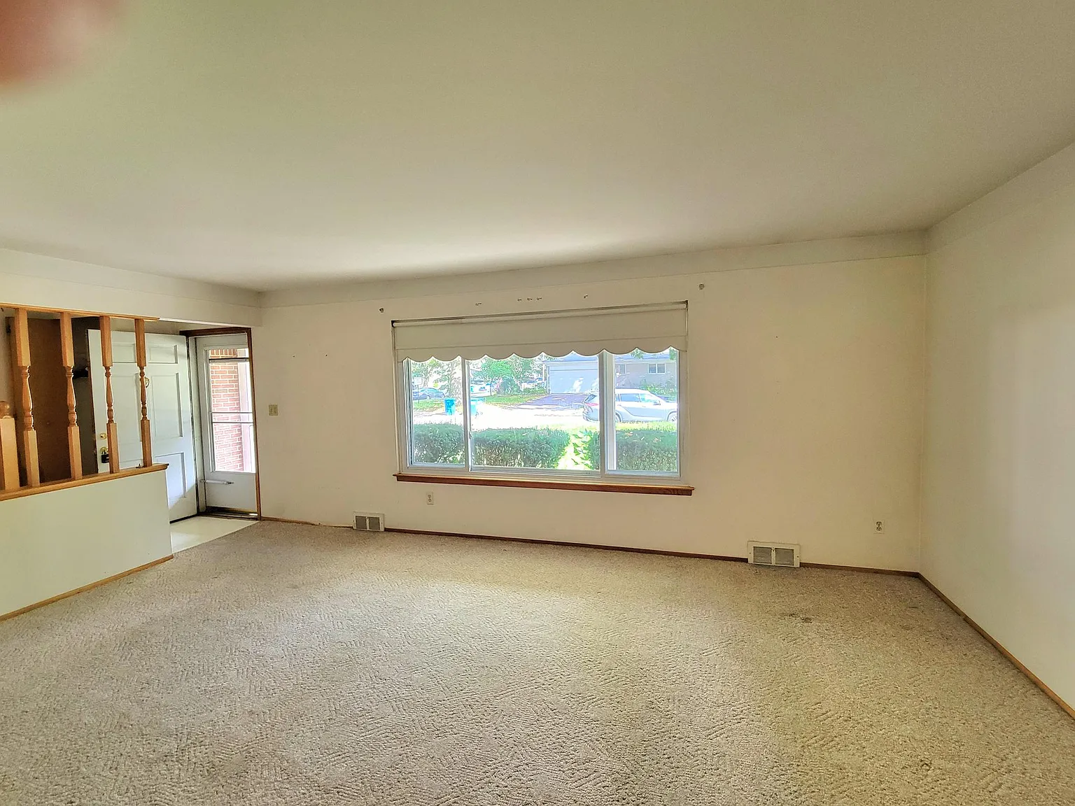 4 bed, 1995 sqft, $2,200 — Photo 3