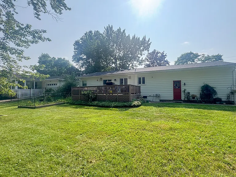 Hood Dr — Photo 33