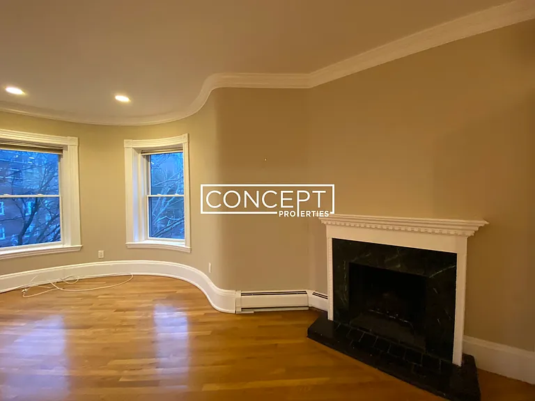 33 Longwood Ave — Photo 5
