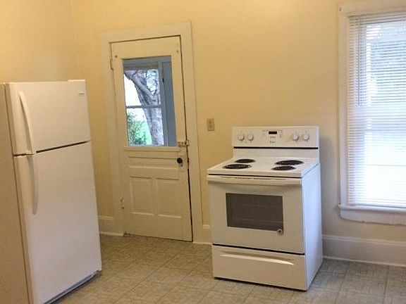 3rd image of 1218 Marshall Ave