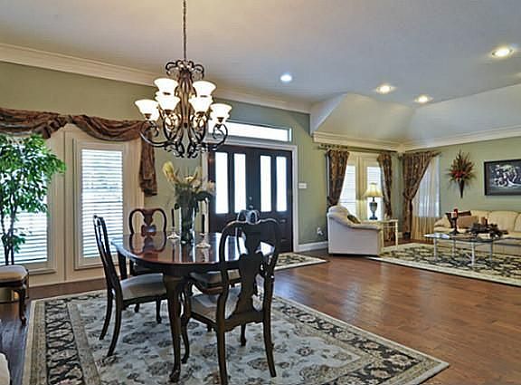 5th image of 640 Water Oak Dr