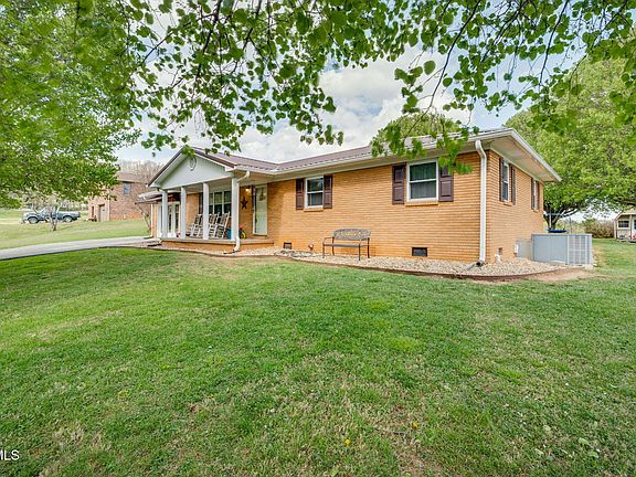 3rd image of 102 Cresswood Dr