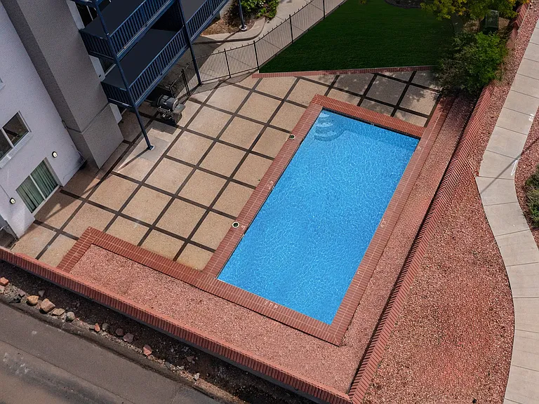 Kalo Broadmoor Terrace Pool