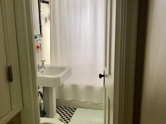 5th image of 1700 N Elm St APT G1