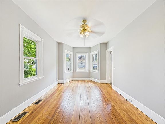 5th image of 13 Clyde St