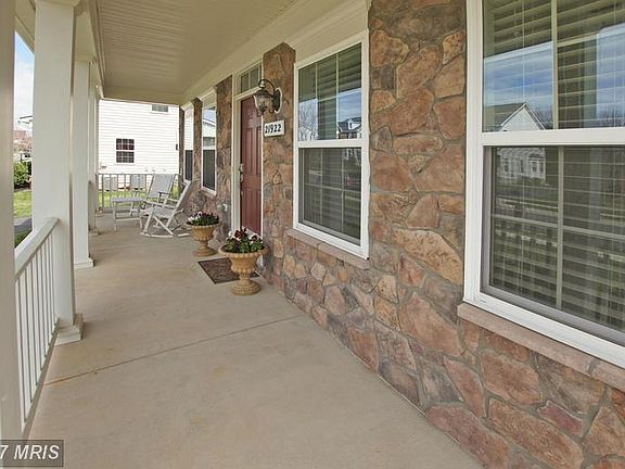 4th image of 21922 Knob Hill Pl