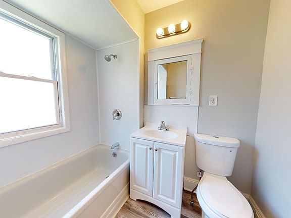 4th image of 3490-3492 W 49th St #3490