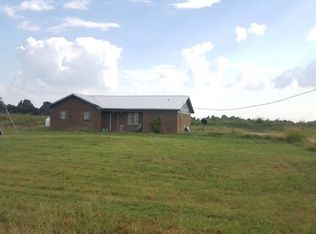 711 Hoke Rd, Isola, MS 38754