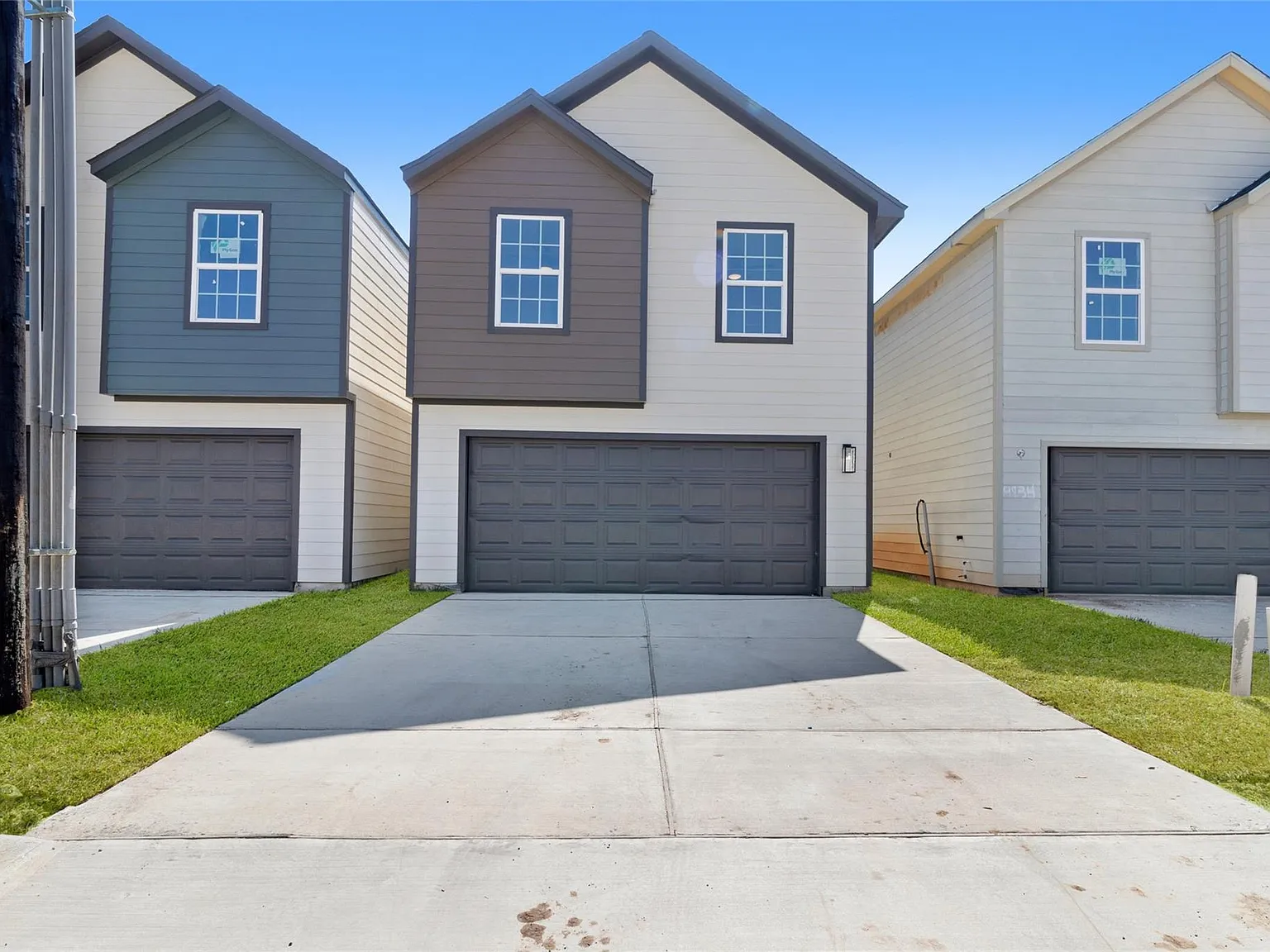 3 bed, 2.5 bath, 1765 sqft, $2,000 — Photo 2