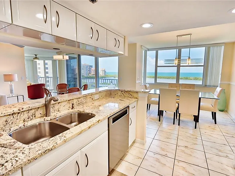 5550 Heron Point Dr #902 — Photo 2
