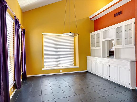 5th image of 2136 Steeplewood Dr