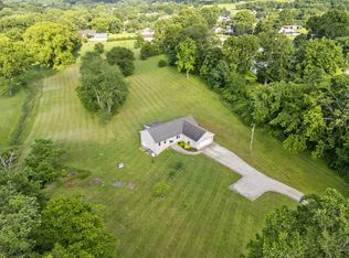 130 Gordon Dr, Gordonsville, TN 38563