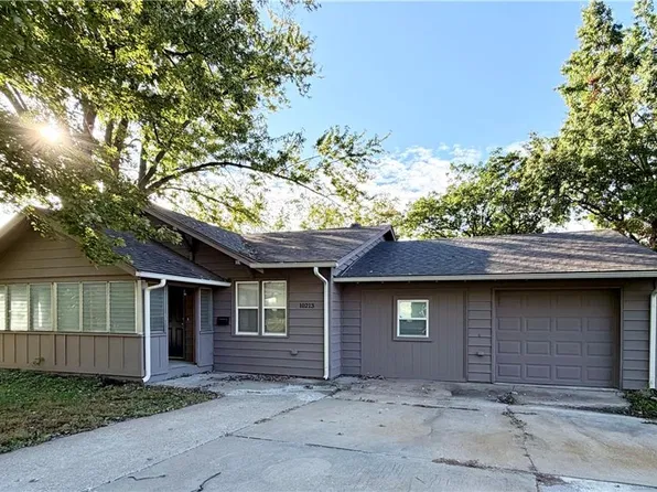 10213 E 71st Ter, Raytown, MO 64133