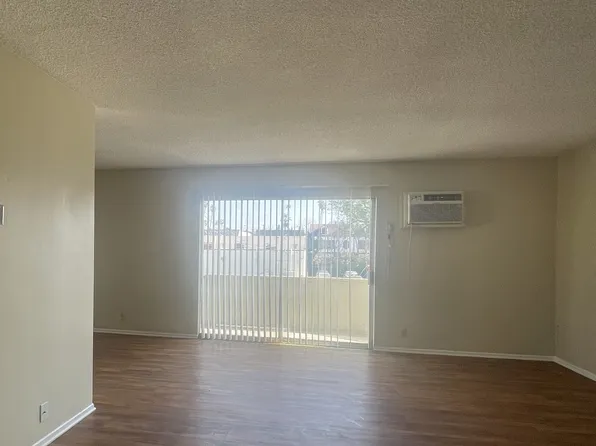 7014 Jordan Ave APT 12, Canoga Park, CA 91303