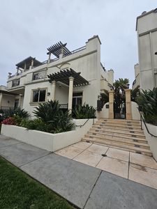 841 Westmount Dr APT 102, West Hollywood, CA, 90069