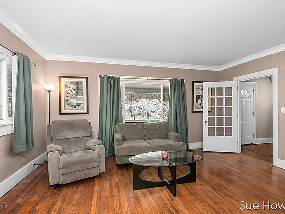 3rd image of 1138 Pannell St NW