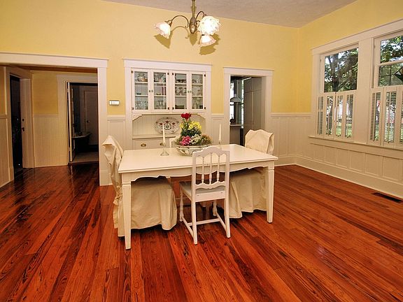 4th image of 86 Magnolia Ave