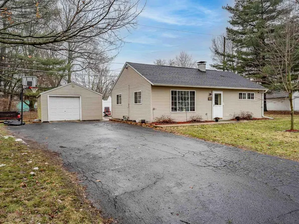 1715 Scotsdale Dr, Fort Wayne, IN 46819
