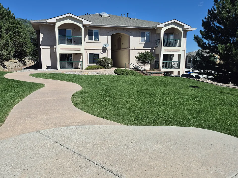 3060 Mandalay Grv #3
