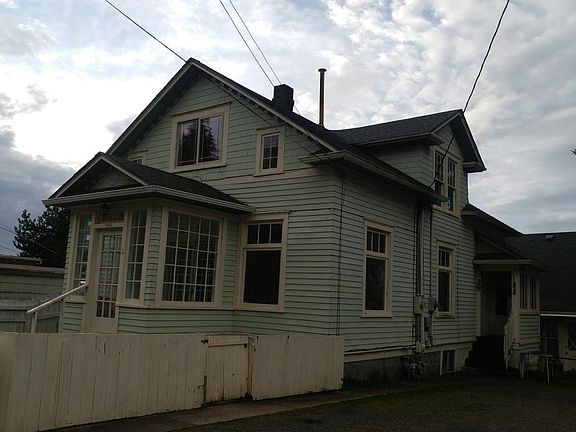 Sun porch and yard