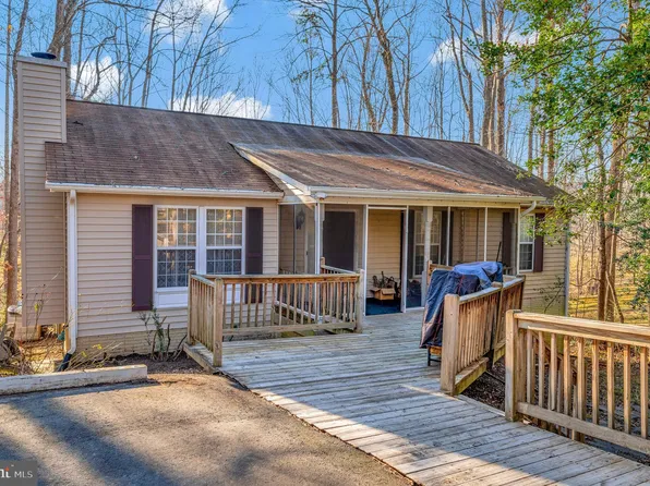 8260 Filmore Dr, King George, VA 22485