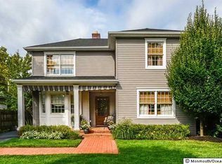 32 Monmouth Pkwy, Monmouth Beach, NJ