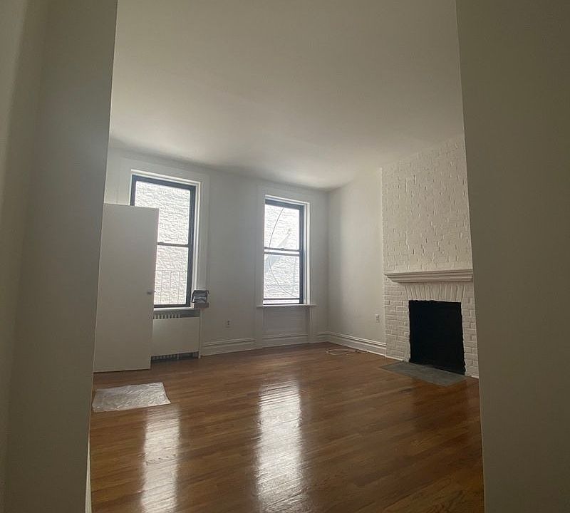 1st image of 164 8th Ave #B1