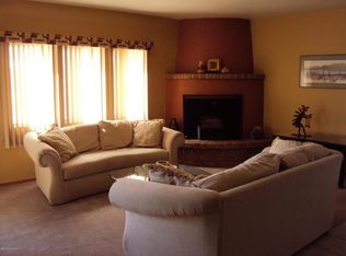 392 W Camino Del Sonador, Green Valley, AZ 85614